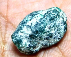 15,50 CTS PIETRA PREZIOSA GREZZA SMERALDO VERDE BELLA NATURALE .653 - Foto 1 di 5
