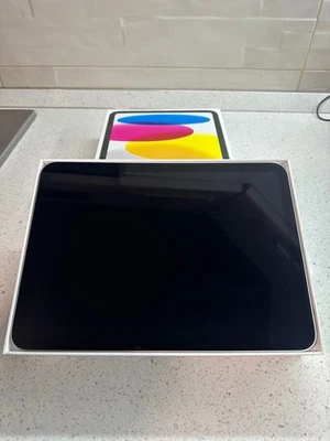 Apple iPad 10a Gen. 64GB, Wi-Fi, 10,9" - Argento - Immagine 1 di 3