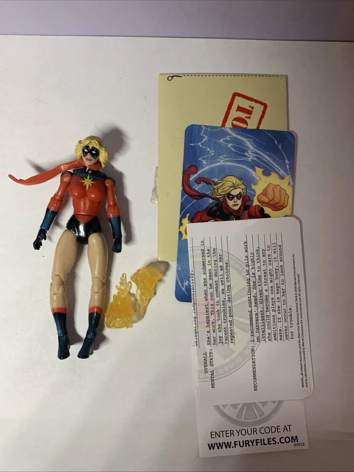 "Universo Marvel MS. MARVEL con accesorio y dossier 3,75""" Foto 1 de 1