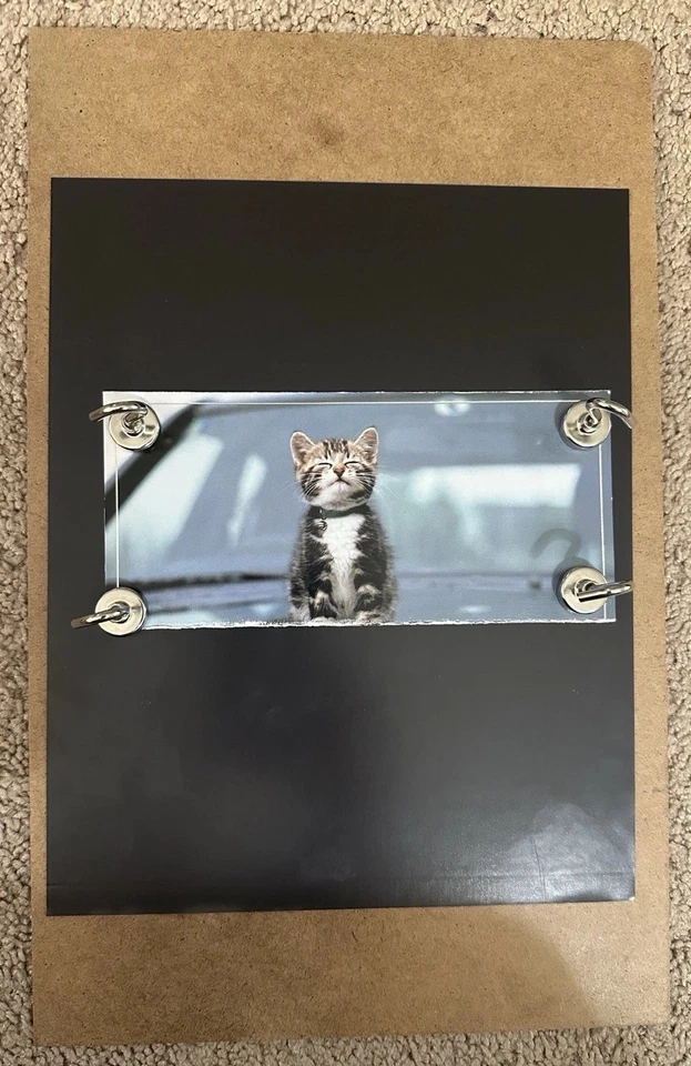 Receipt Holding Magnetic Picture Board With 4 Magnets Document Holder Multi-use - Image 1 of 2