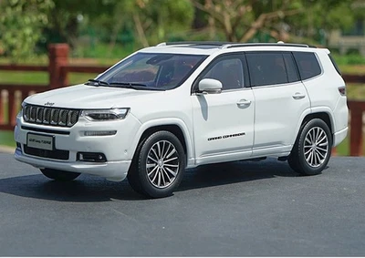 1/18 Scale Jeep Grand Commander White Diecast Car Model Toy Collection - Image 1 of 4