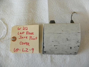 2009-16 Mercedes Benz W212 E-Class Left Rear Jack Point Hole Cover Clip Trim .9 - Picture 1 of 5