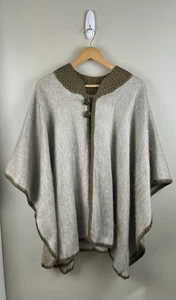 Shupaca Shawl Poncho Women's One Size Green Ivory Alpaca Made In Ecuador - Picture 1 of 12