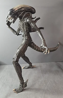 McFarlane Movie Maniacs Series 5 Alien vs Predator XENOMORPH figure LOOSE - Image 1 of 4