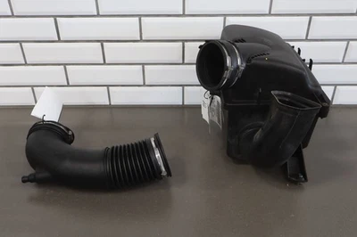 Pontiac GTO 2005-2006 filtro de admisión de aire carcasa tubo base y tapa *sin MAF* Foto 1 de 4
