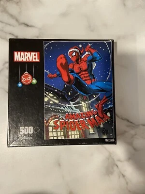 Puzzle Buffalo Games Spider Man Swinging Into the Holidays 500 piezas - Usado en Excelente Condición Foto 1 de 4