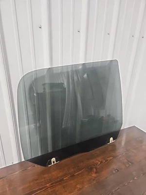 Оригинальное заднее пассажирское окно 2010-23 Ram 2500 3500 2009-13 Dodge RAM 1500 с экипажем - Изображение 1 из 4