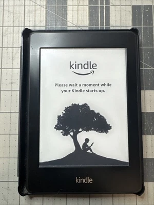 kindle Paperwhite 6th generation 2GB - Image 1 of 4