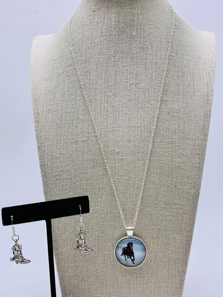 Conjunto de aretes colgantes de plata esterlina para caballo S925 con bota de vaquero Foto 1 de 4