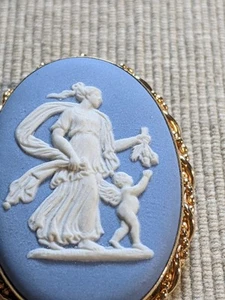 RARE WEDGEWOOD JASPERWARE BLUE CERAMIC BLUE CAMEO BROOCH PENDANT 1 3/4" - Picture 1 of 3