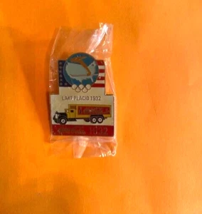 NAGANO OLYMPICS PIN COCA COLA TRUCK LAKE PLACID 1932 USA FLAG SKI LOGO NEW - Picture 1 of 1