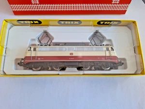 Trix Express E10.12  - E112  Rot/Beige mit Aufkleber für S-Bahn - Bild 1 von 16