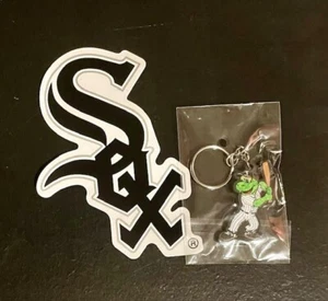 CHICAGO WHITESOX CAR DECAL AND KEY CHAIN - Picture 1 of 11