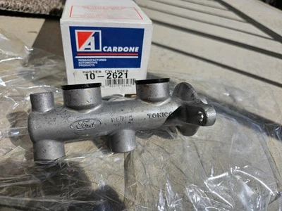 Cilindro maestro de freno Cardone 10-2621 Reman--Ford Escort 1992-93, Mercury Tracer Foto 1 de 3