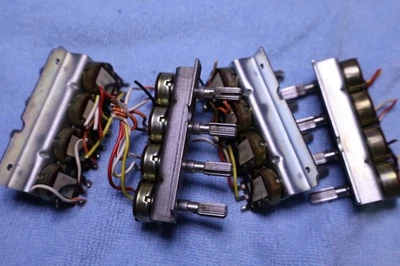 (Lot of 4) Marantz 2325 4270 4300 4240 Dolby Potentiometers.  500K Ohm X 4 - Image 1 of 2