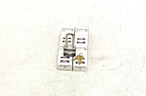 NEW Lot of 4 Master Lock 3KALH Keyed Alike Laminated Steel Shackle Padlock 265D - Picture 1 of 11
