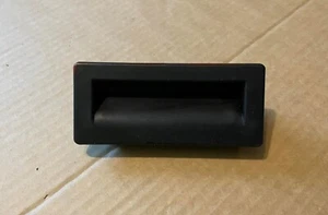OEM VW TIGUAN AD MK2 REAR LID LOCK ACTUATOR PUSH BUTTON 3V0827566 GENUINE - Picture 1 of 4