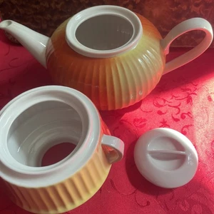 Kaffeekanne mit Filteraufsatz von Lichte Porzellan Leider ohne Dauerfilter - Bild 1 von 3