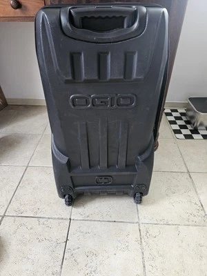 Bolsa de viaje con ruedas Ogio Nomad 30 maleta equipaje negra Foto 1 de 4
