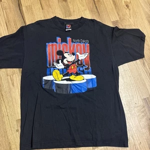 T-shirt grafica vintage XL MICKEY NORTH DAKOTA di Velva Sheen made in USA - Foto 1 di 6