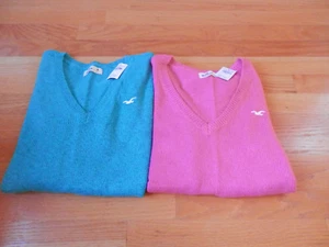 NWT Hollister V Neck Sweater Blue or Pink Medium - Picture 1 of 3