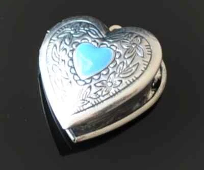 A 29x27mm metal silver heart photo frame charm pendant bead Necklace Making - Image 1 of 2