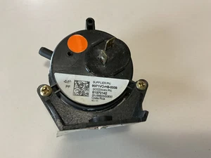 OEM GOODMAN JANITROL AMANA B1370142 .60WC PRESSURE SWITCH 9371VO-HS-0003 - Picture 1 of 3