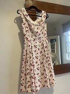 review Dress Size 6