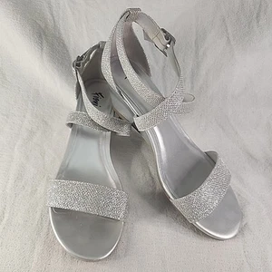 Shoes Fioni Womens Princess Silver Buckle Cross Strap Mid Wedge Sandal 9.5 - Picture 1 of 12