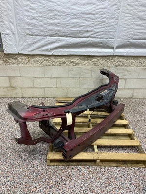 Chevrolet Camaro 2013 OEM marco delantero riel cortado con barra de amarre de soporte usado Foto 1 de 4