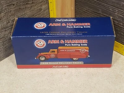 NEW 1:25 scale Ertl Collectible Arm & Hammer 1939 Dodge Delivery Truck Bank - Image 1 of 4