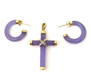 Signierter 14K Gold Lavendel Jade Kreuz Anhänger mit Diamant Akzenten & Creolen Set - Bild 1 von 14
