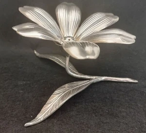 Brass Vintage Lotus Flower Ashtray Opened Petal Lily Hollywood Regency - Picture 1 of 10