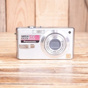 Panasonic LUMIX DMC-FX07 7.2MP Digital Camera - Spares or Repair - Picture 1 of 6