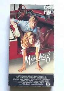 Mischief VHS CBS Fox OG 1er lanzamiento 1985 años 80 comedia sexual Kelly Preston NTSC - Imagen 1 de 7