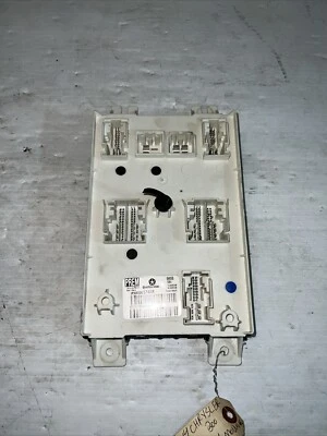 Dodge Charger/Chrysler 300 2014 caja de fusibles módulo de control de carrocería OEM 68226574AB Foto 1 de 4