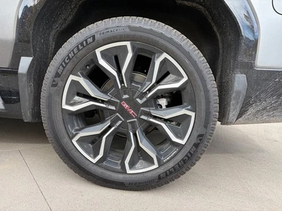 GMC Denali EV Long Range Wheels - Image 1 of 3