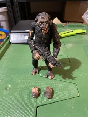 NECA Dawn of the Planet of the Apes Serie 2- Figura Suelta Koba Completa Foto 1 de 4
