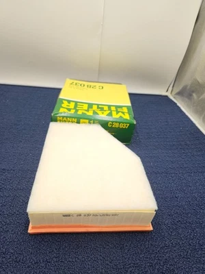 Filtro de aire Mann Filter C 28 037 compatible con BMW 530i xDrive 840i X3 X4 2024 Foto 1 de 4