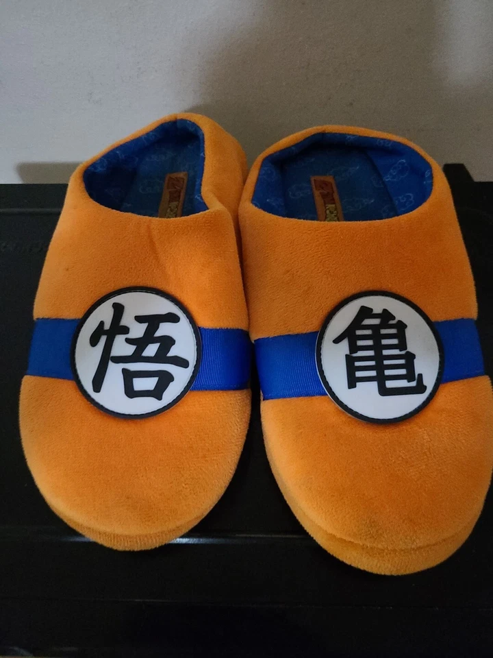 Zapatillas zueco de felpa Dragonball Z para hombre talla 8,5 Foto 1 de 4