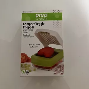 Progressive Compact Veggie Chopper Prep Solutions Chopped Measure Pour - Picture 1 of 4