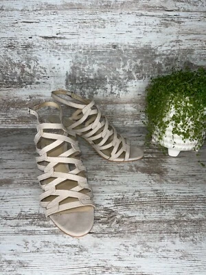 Sandalias Vince Camuto Phaelyn Moonstone Beige Gamuza Verdadera Tacón con Tirantes Talla 7 M Foto 1 de 4