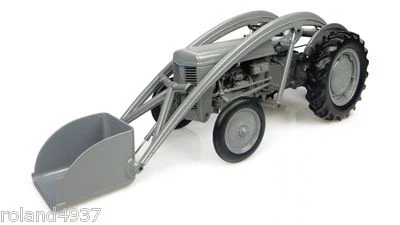 Ferguson TEA 20 Tractor with Loader 1:16 Diecast Universal Hobbies UH4171 - Image 1 of 4