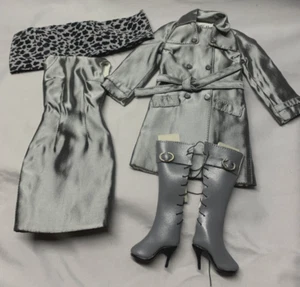 Tonner Tyler Wentworth 2001 METRO CHIC 16” vestito moda bambola vestiti - Foto 1 di 4