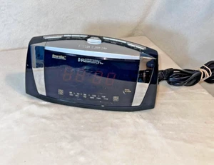 Emerson Research SmartSet Dual Auto Setting AM/FM Radio Alarm Clock CKS3029 - Picture 1 of 6
