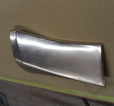 Chevrolet El Camino GMC Sprint LH 1973-77 OEM USADO GUARDABARROS MOLDURA INFERIOR Foto 1 de 4