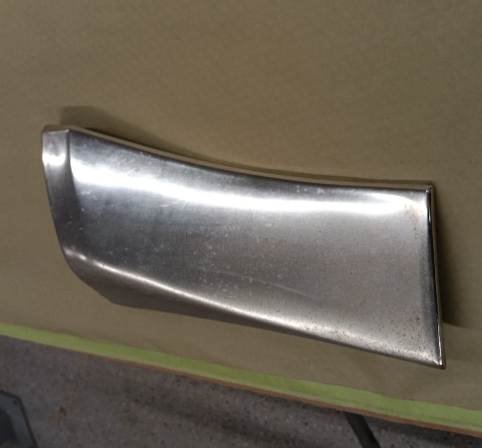 Chevrolet El Camino GMC Sprint LH 1973-77 OEM USADO GUARDABARROS MOLDURA INFERIOR Foto 1 de 4