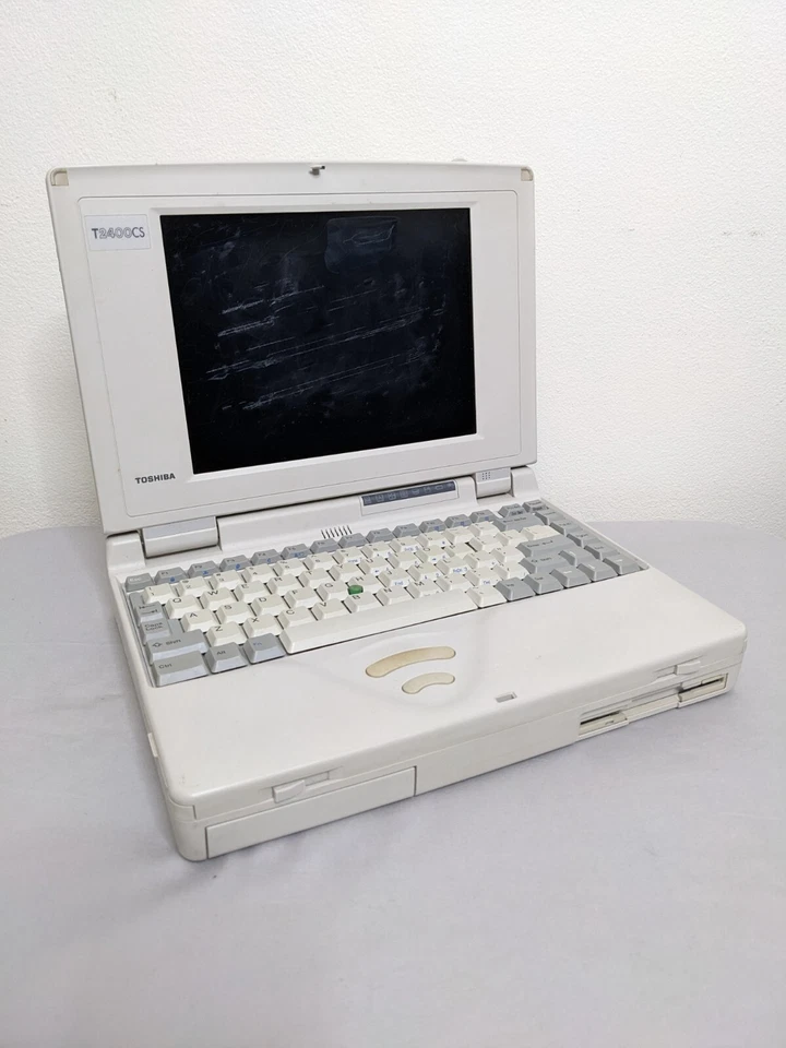 Toshiba T2400CS 1994 PA1155EA Rare Vintage Laptop As Is No Cords FOR PARTS ONLY - Image 1 of 4