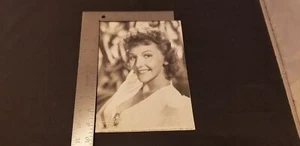 Mary Martin Singer 8X10 B&W Press Photo For My Gal Sal Radio Program 1943 CBS - Picture 1 of 4