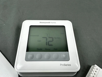 HONEYWELL HOME TH6320U2008 T6 PRO PROGRAMMABLE THERMOSTAT E2-4 (Working) - Image 1 of 3